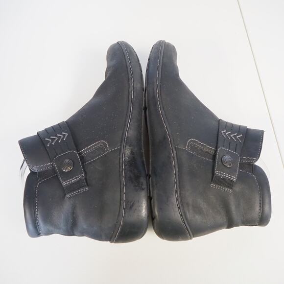 Clarks Women's Cora Rae Button Strap Ankle Booties Black Leather Boots Sz 8.5 - Picture 9 of 11
